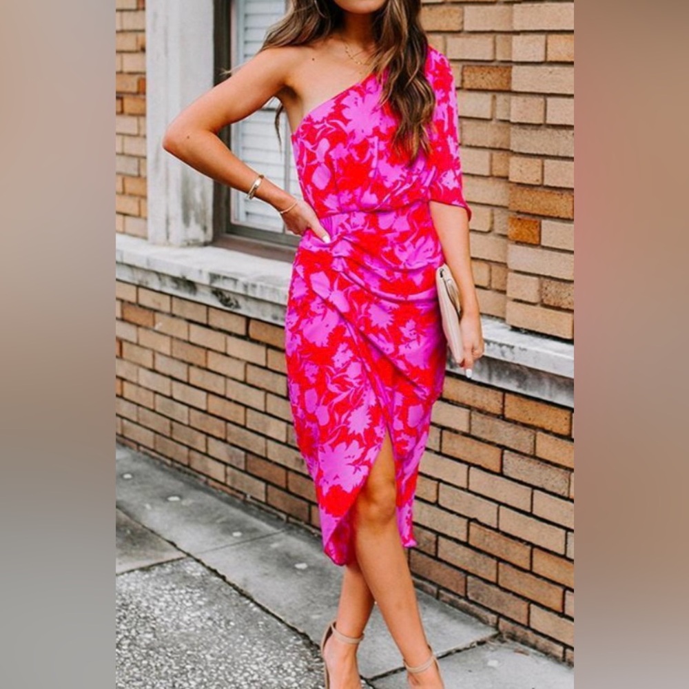 Elegant Pink Floral One-Shoulder Tulip Dress